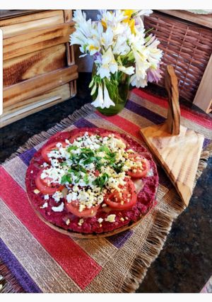 Una foto de Pizza de remolacha🍕🍕🍕
