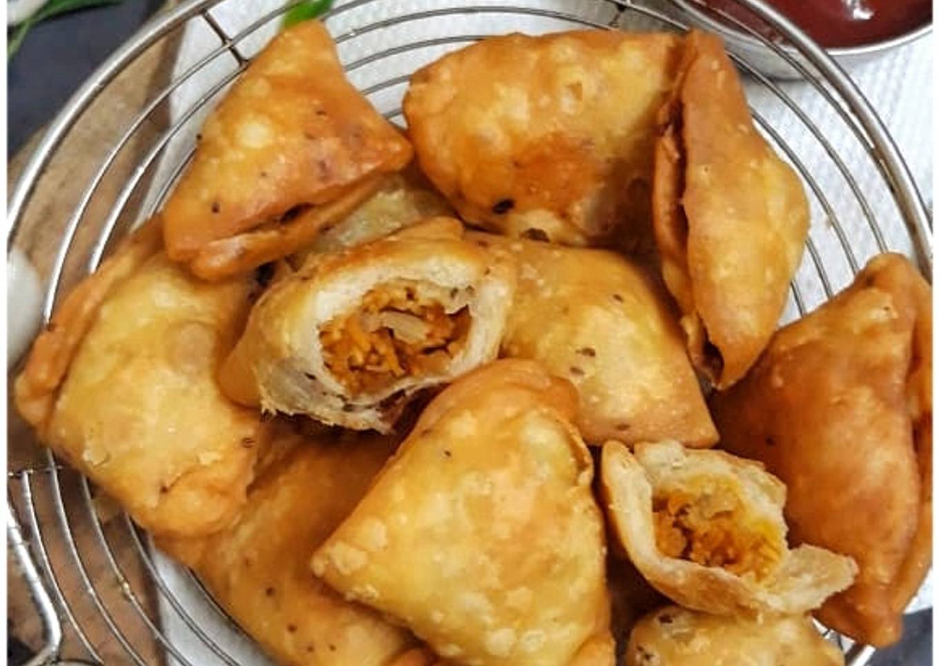 Bhujiya stuffed mini samosas