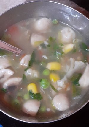 A picture of Corn & Mix Vegetable Oats Soup.