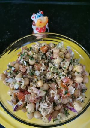 Una foto de Ensalada de Garbanzos!! Fácil y deliciosa