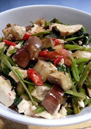 Foto resep Cah kangkung+terong ungu+tofu