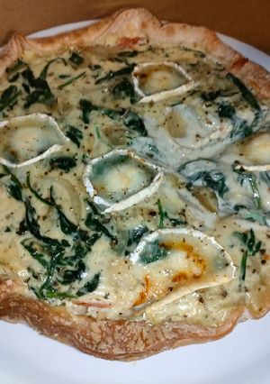 Una foto de Quiche de hojaldre con espinacas y queso de cabra