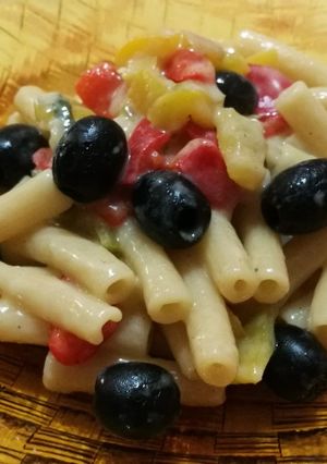 Foto di Pasta con peperoni e olive