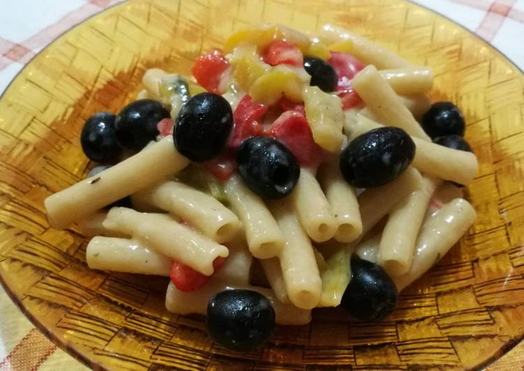 How to Make Speedy Pasta con peperoni e olive