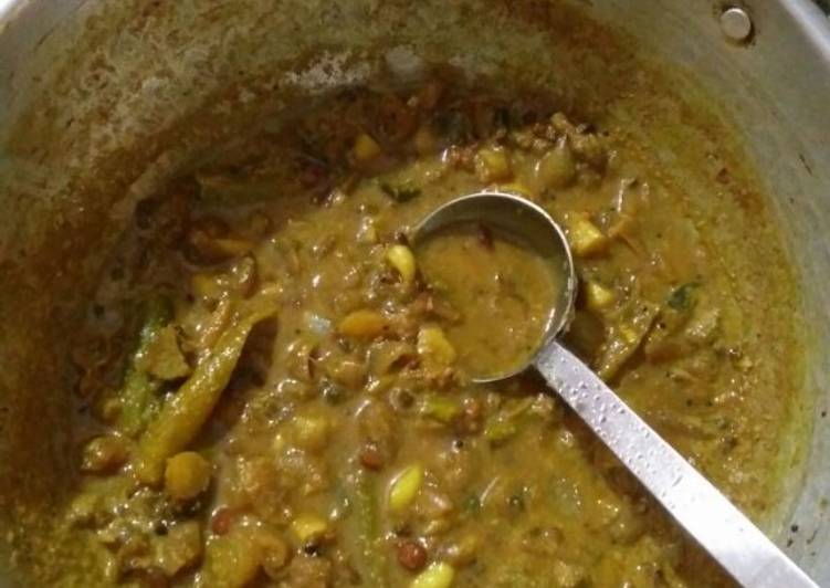 Turn Good Recipes into Great Recipes With Garlic Curry | Poondu Kuzhambhu