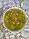 Canh bí nấu với nước sườn và tôm
