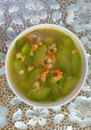 Hình của món Canh bí nấu với nước sườn và tôm.