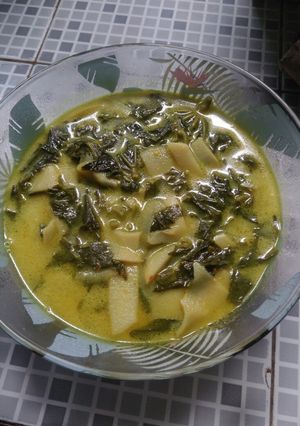 Foto resep Daun singkong rebung kuah santan