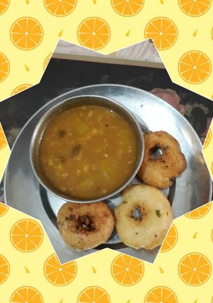 उड़द दाल वडा / मेदू वडा(Urad dal/ Medu vada recipe Hindi) रेसिपी मुख्य फोटो