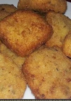 A picture of Bread patties.