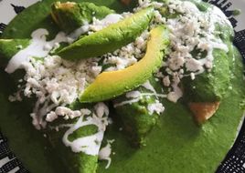 Enchiladas con crema de espinacas