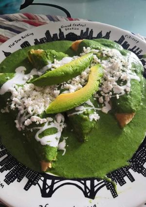 A picture of Enchiladas with Spinach Cream Sauce.