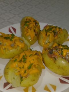 Una foto de Papa horneada exquisita