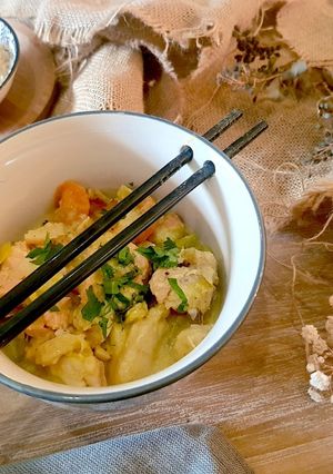 Une photo de Bouillon thaï de poisson et ses petits légumes