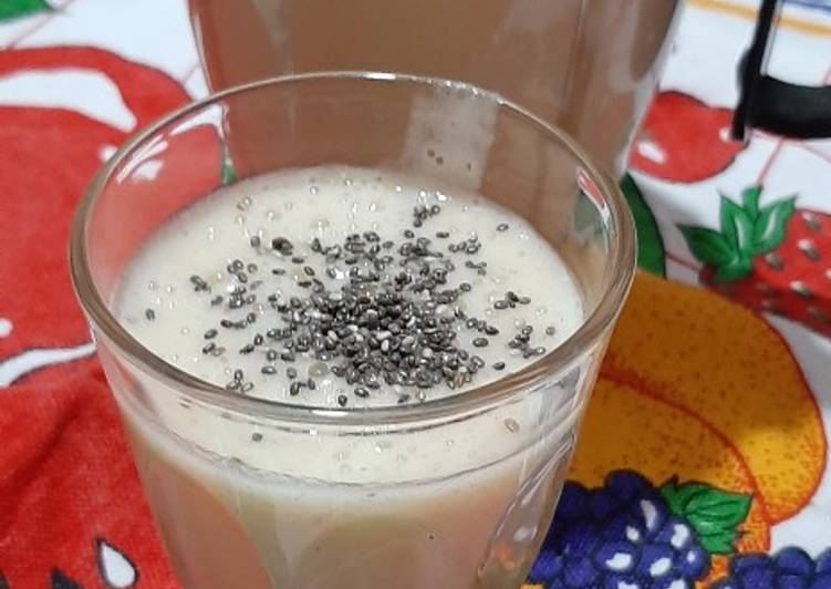 Recipe of Homemade Pineapple/banana smoothie