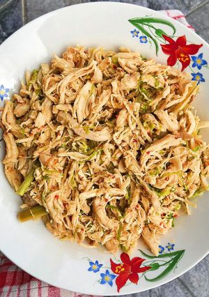 Foto resep Ayam Suwir Daun Kunyit