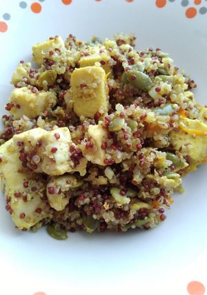 Una foto de Quinoa dos colores con pollo!