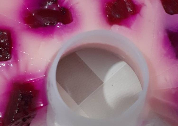 Puding susu buah naga