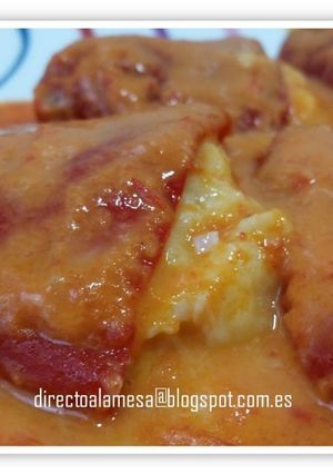 Una foto de Pimientos del piquillo rellenos de merluza y langostinos
