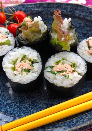 A picture of Japanese Tuna Salad Roll.