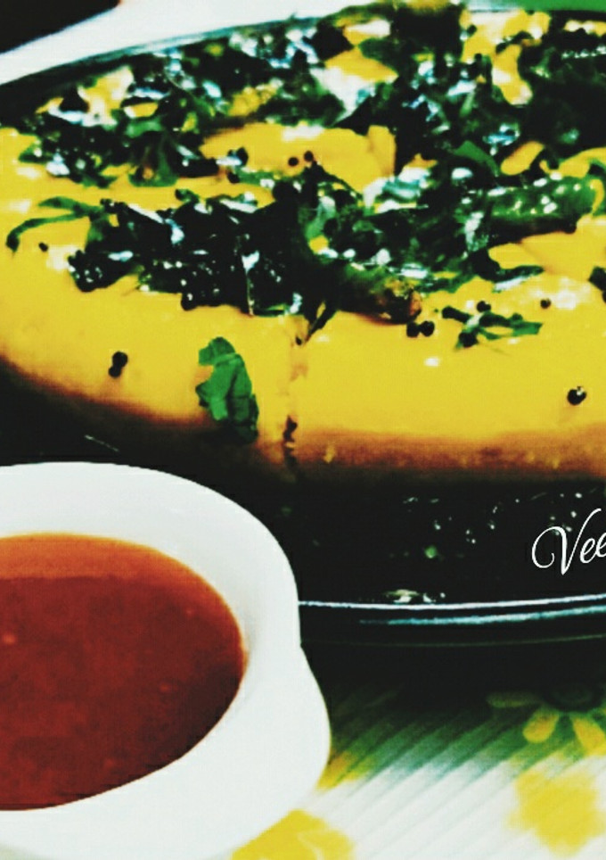 खट्टा मीठा ढोकला (khatta meetha dhokla recipe in Hindi) रेसिपी मुख्य फोटो