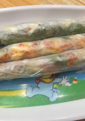 Hình của món Bánh tráng cuốn trứng cúc sa tế.