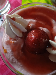 Una foto de Mousse de frutillas🍓🍓🍓🍓🌾🍓🍓🍓