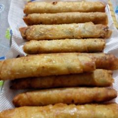 A picture of Spring rolls.