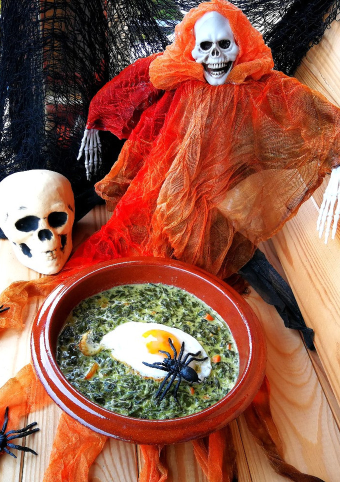 Una foto de Puré de espinaca con huevo