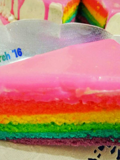 Foto resep Steamed Rainbow Cake with Buttercream and White Chocolate Ganache.. Highly Recommended!! (Rainbow Cake Kukus)