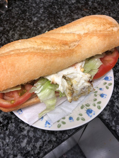 Una foto de 54. Chivito (almuerzo)