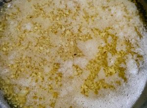 Foto resep 69. Minyak Bawang Putih Kulit Ayam
