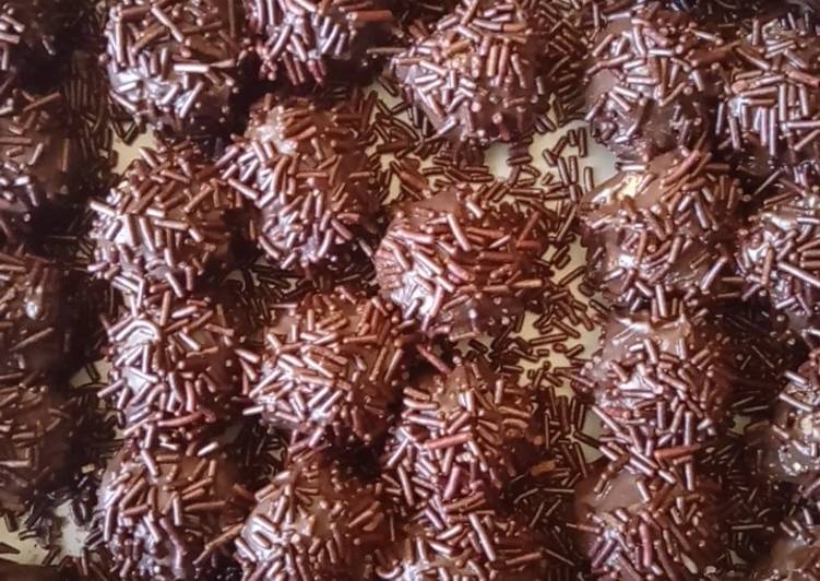 Bola bola coklat regal