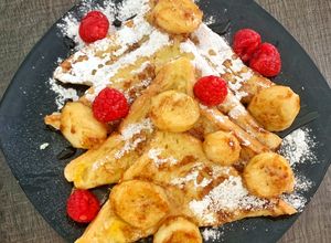 Foto resep Honey French Toast (With Caramelized Banana & Raspberry)