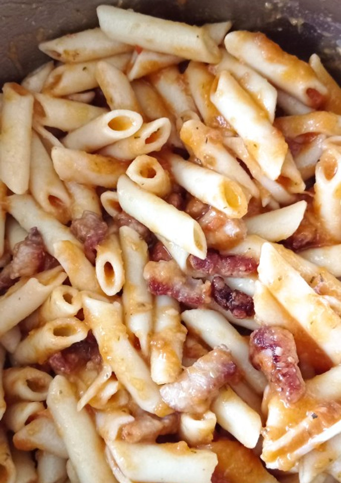 Una foto de Macarrones con panceta