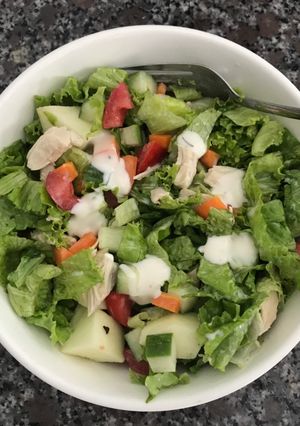 Hình của món Salad gà rau + táo sốt phô mai golden farm.
