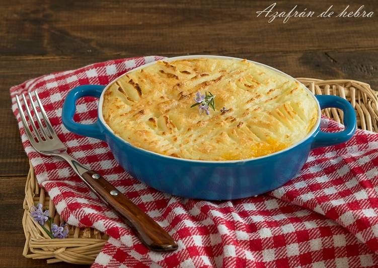 Pastel de carne y puré de patatas