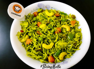 A picture of Hyderabadi Veg Biryani.