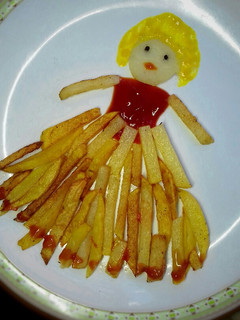 Una foto de Muñeca con Patatas fritas para niños