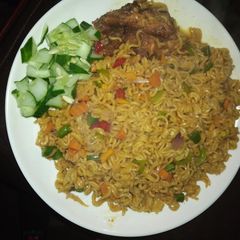 A picture of INDOMIE with chicken.
