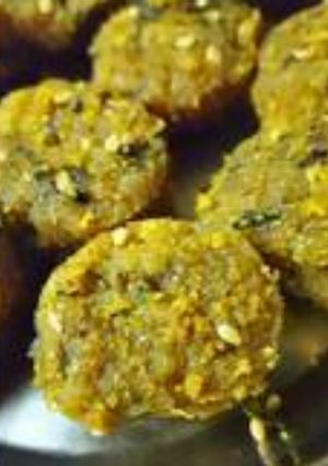A picture of Oats & Malabar Spinach Muthiya/ Steamed Dumplings.