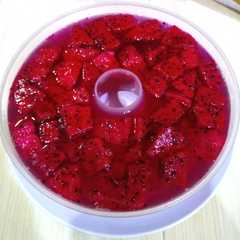 A picture of Pudding buah naga.