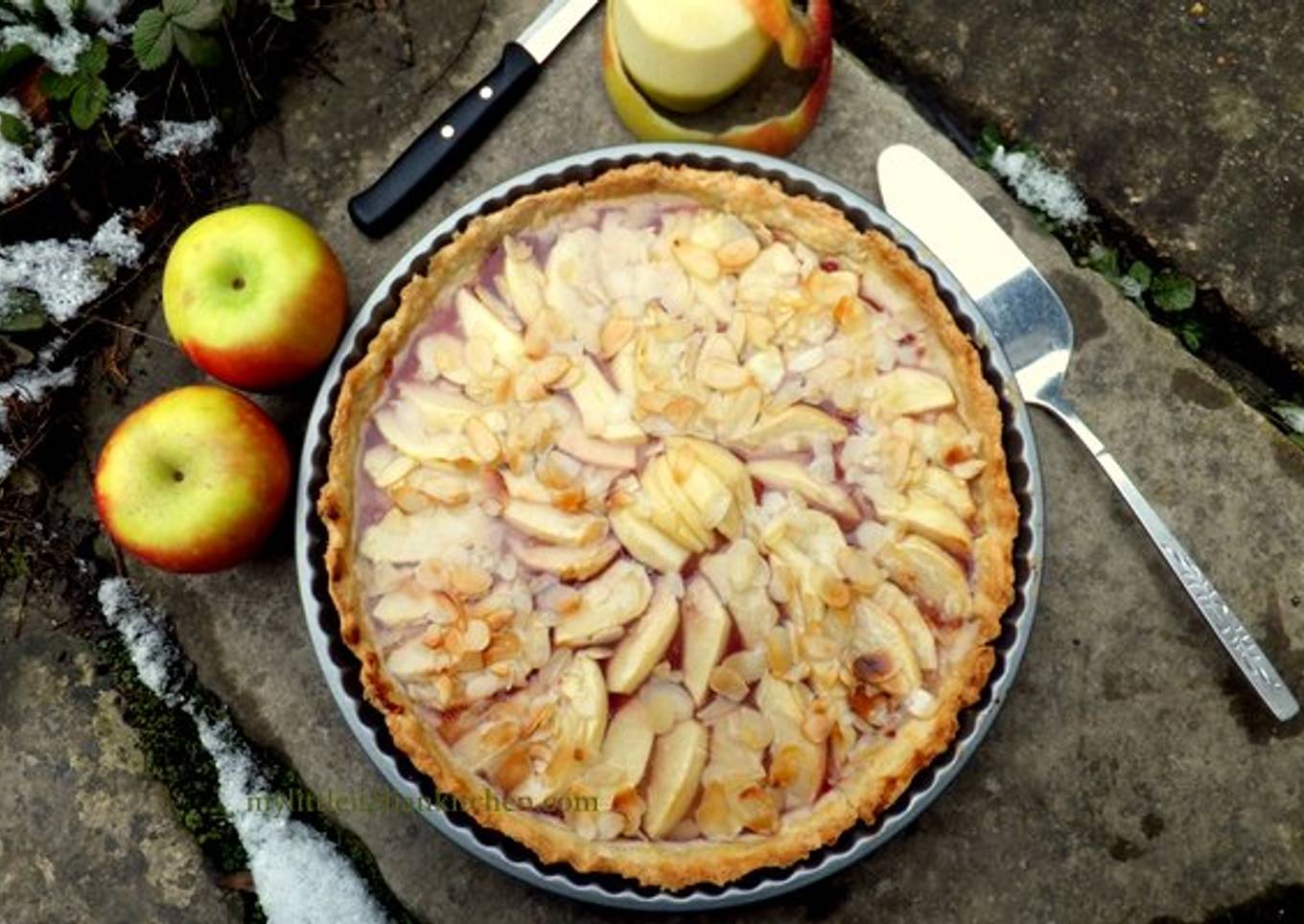 Apple and almonds tart