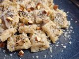 Gnocchi με cottage και καβουρδισμένα αμύγδαλα