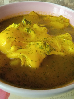 Una foto de Caldo con patatas y huevo
