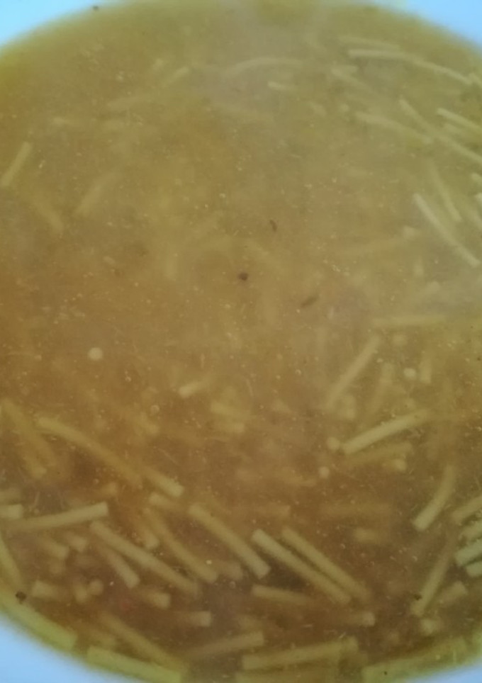 Una foto de Sopa vegetal con fideos integrales