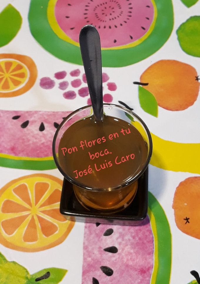Una foto de Infusión de manzanilla y equinácea. "Pon flores en tu boca"