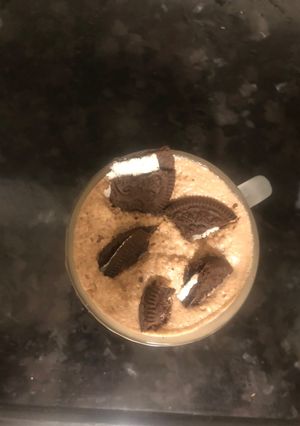 A picture of Oreo cookie shake.