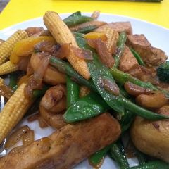 A picture of Tofu and Vegetables.