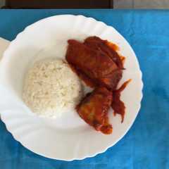Foto principal de Bonito en salsa de tomate con arroz